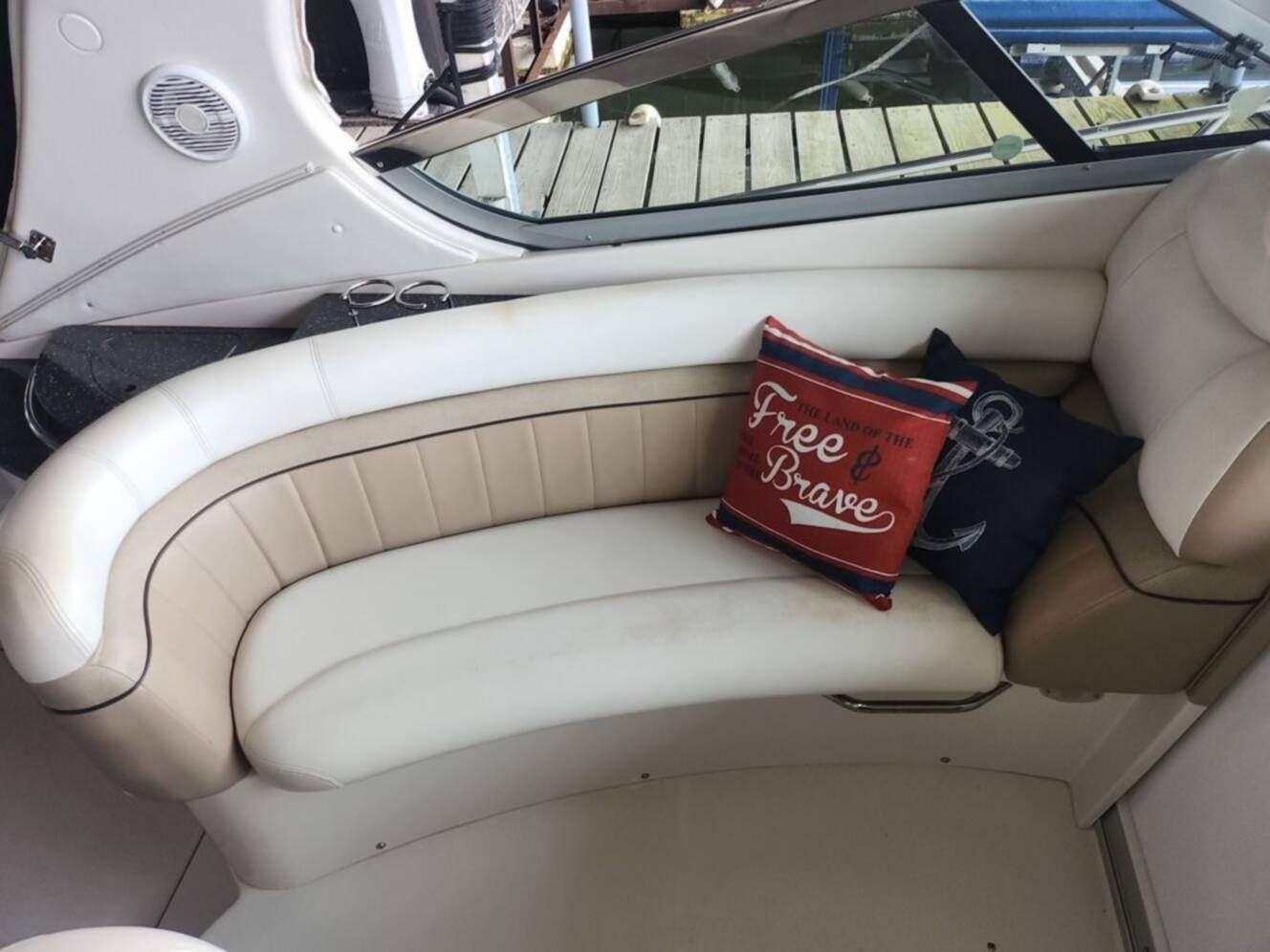 A photo of this 2007 Four Winns 358 Vista