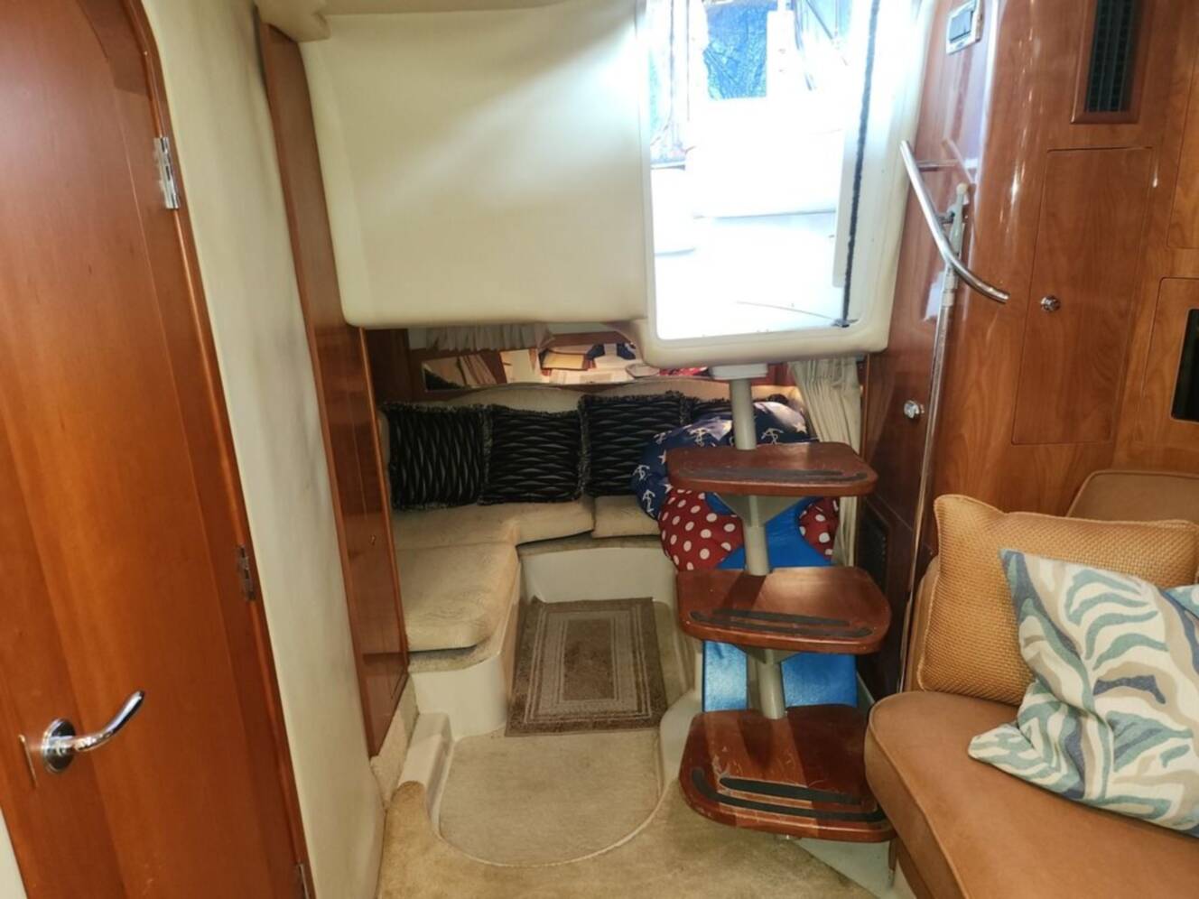 A photo of this 2007 Four Winns 358 Vista