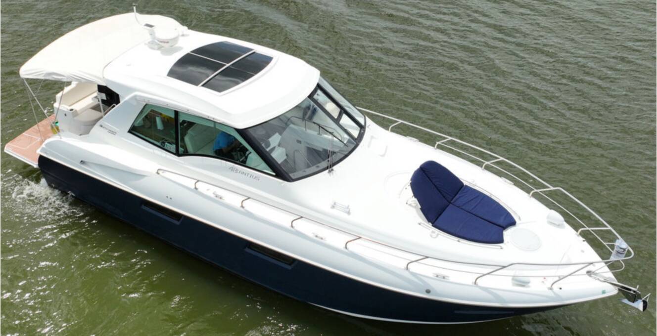 A photo of this 2011 Cruisers Yachts 48 Cantius