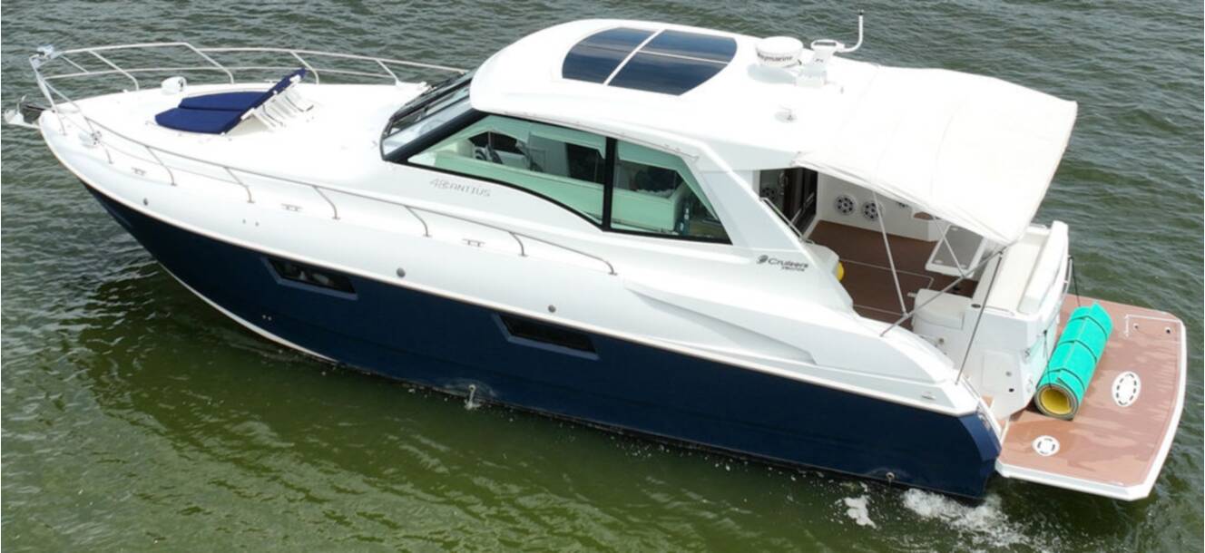 A photo of this 2011 Cruisers Yachts 48 Cantius