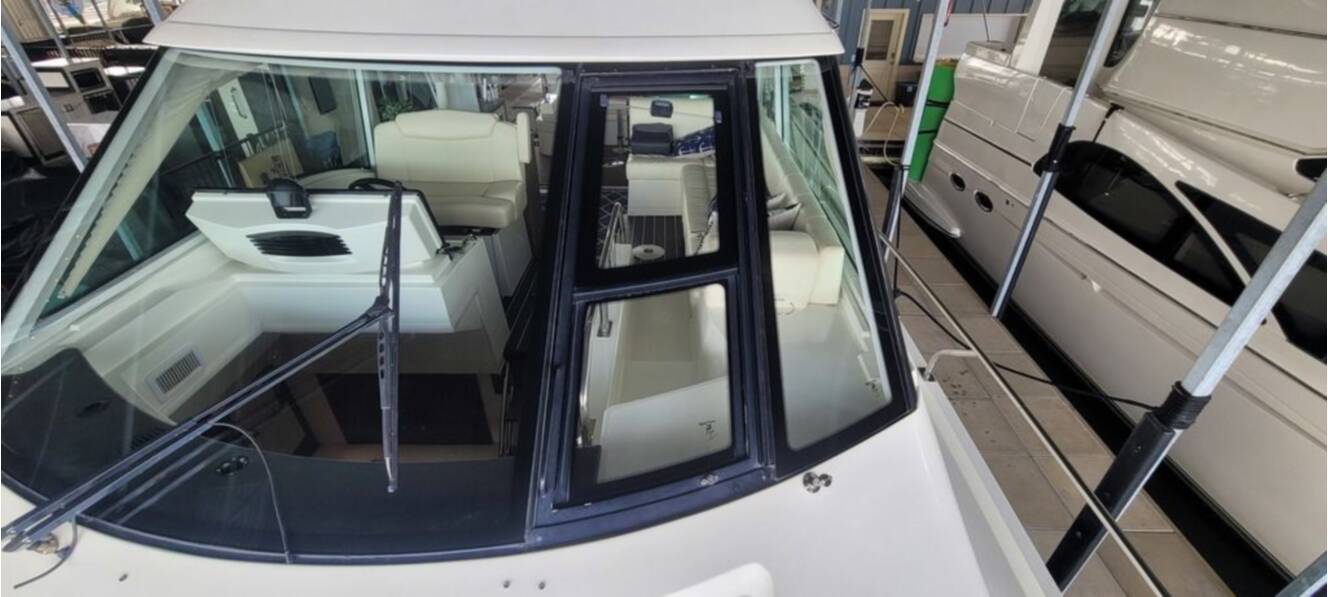 A photo of this 2011 Cruisers Yachts 48 Cantius