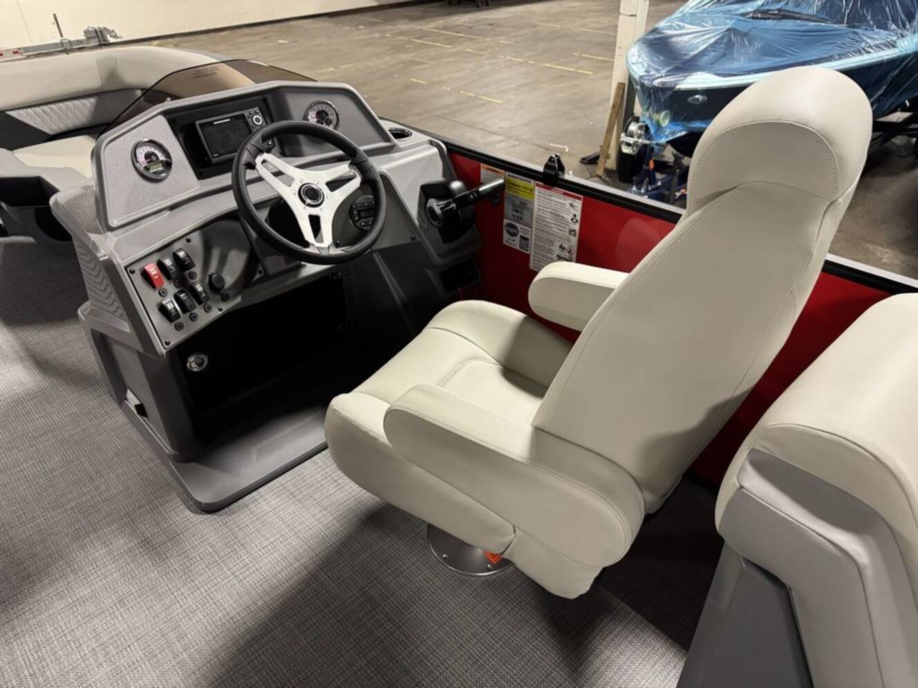 A photo of this 2026 Starcraft Marine VX 22 R DH