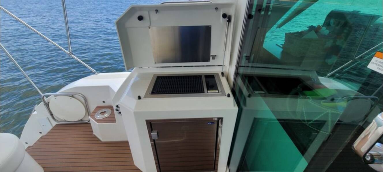 A photo of this 2011 Cruisers Yachts 48 Cantius
