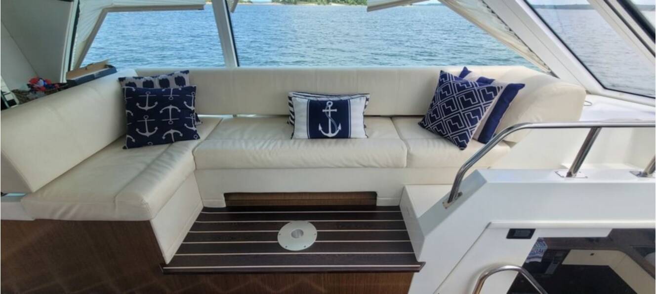 A photo of this 2011 Cruisers Yachts 48 Cantius