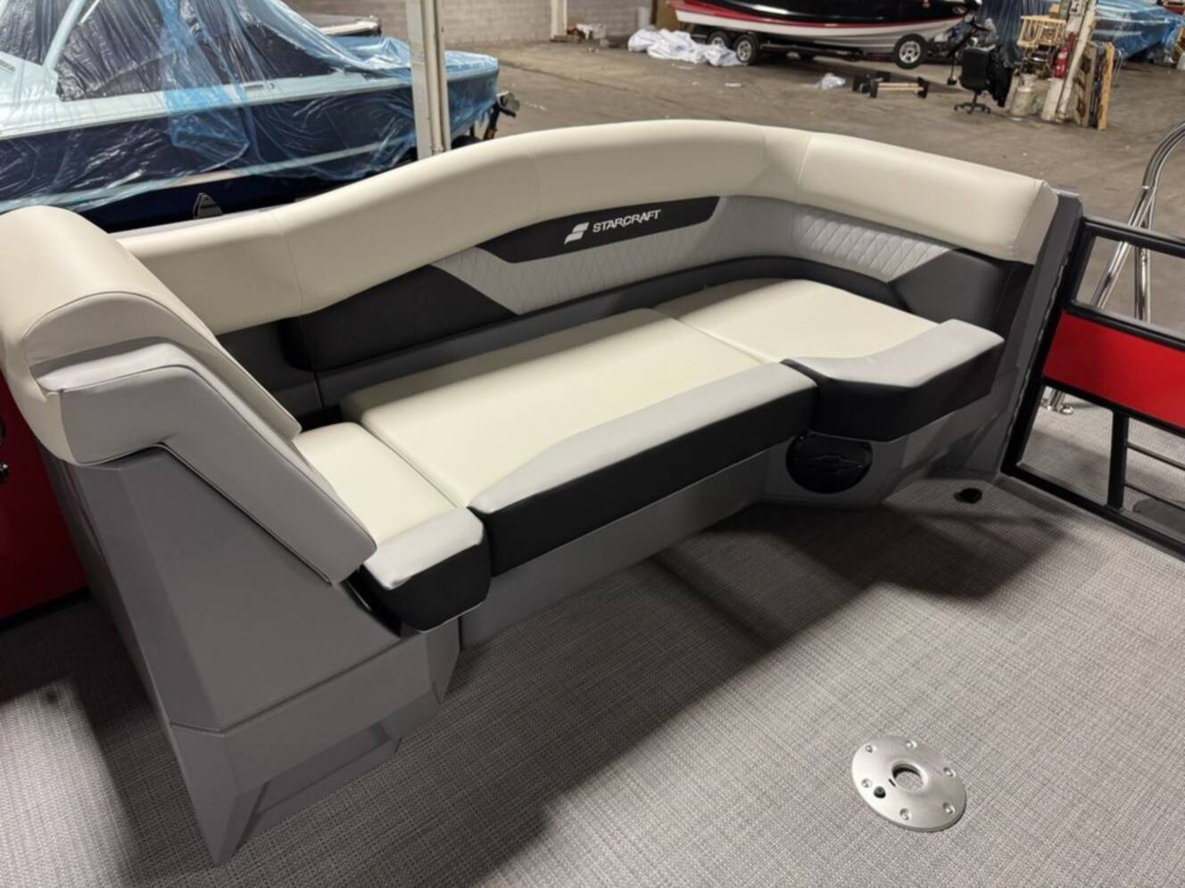 A photo of this 2026 Starcraft Marine VX 22 R DH