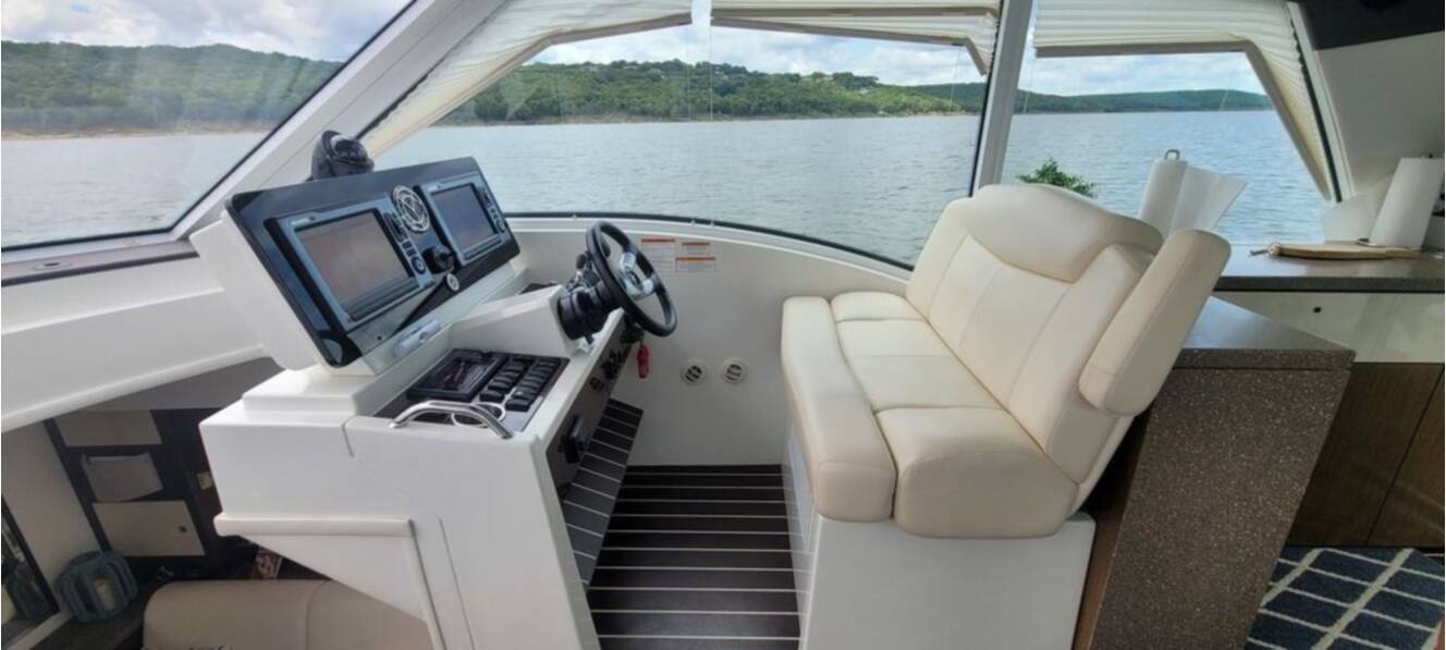 A photo of this 2011 Cruisers Yachts 48 Cantius