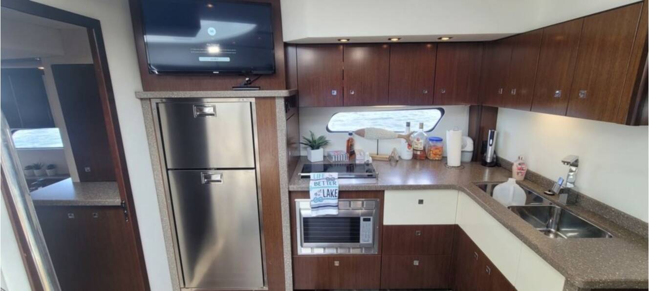 A photo of this 2011 Cruisers Yachts 48 Cantius