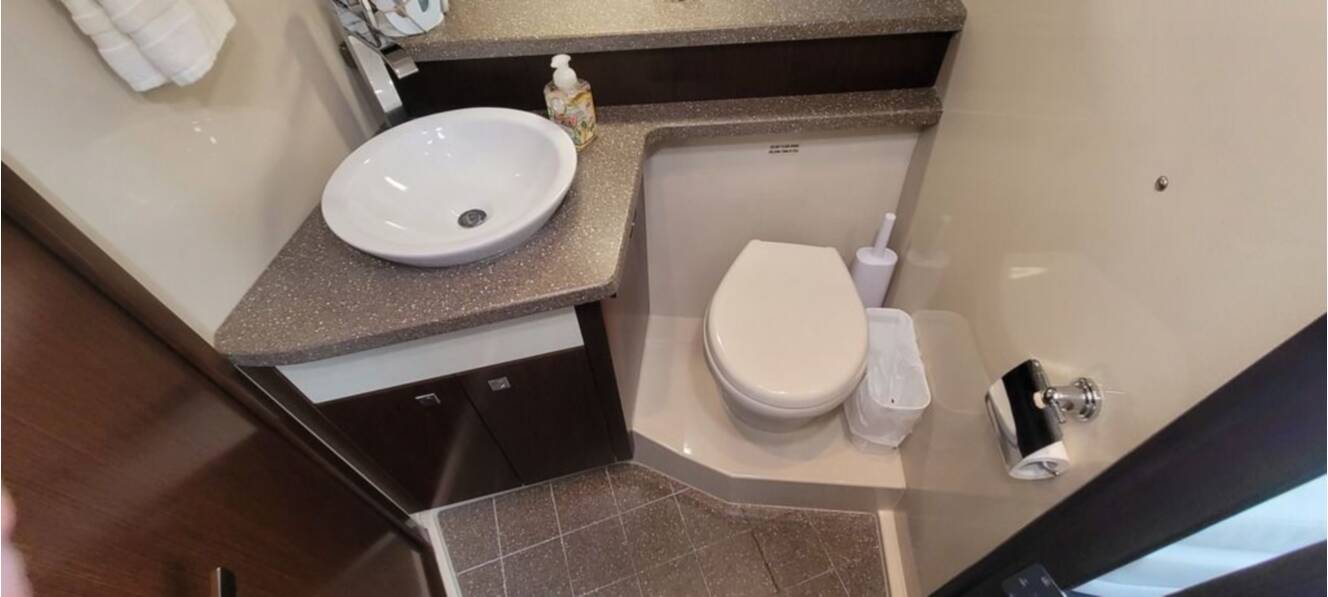 A photo of this 2011 Cruisers Yachts 48 Cantius