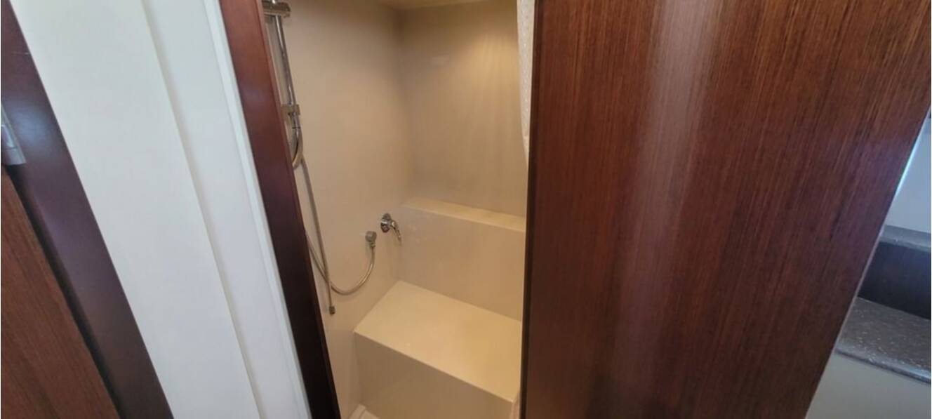 A photo of this 2011 Cruisers Yachts 48 Cantius