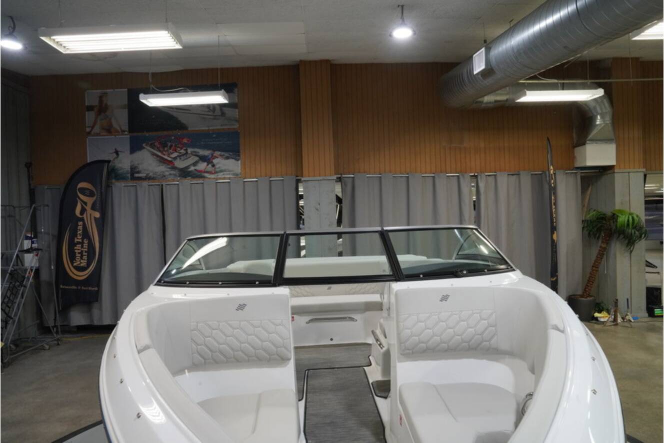 A photo of this 2026 Four Winns H1 Freedom
