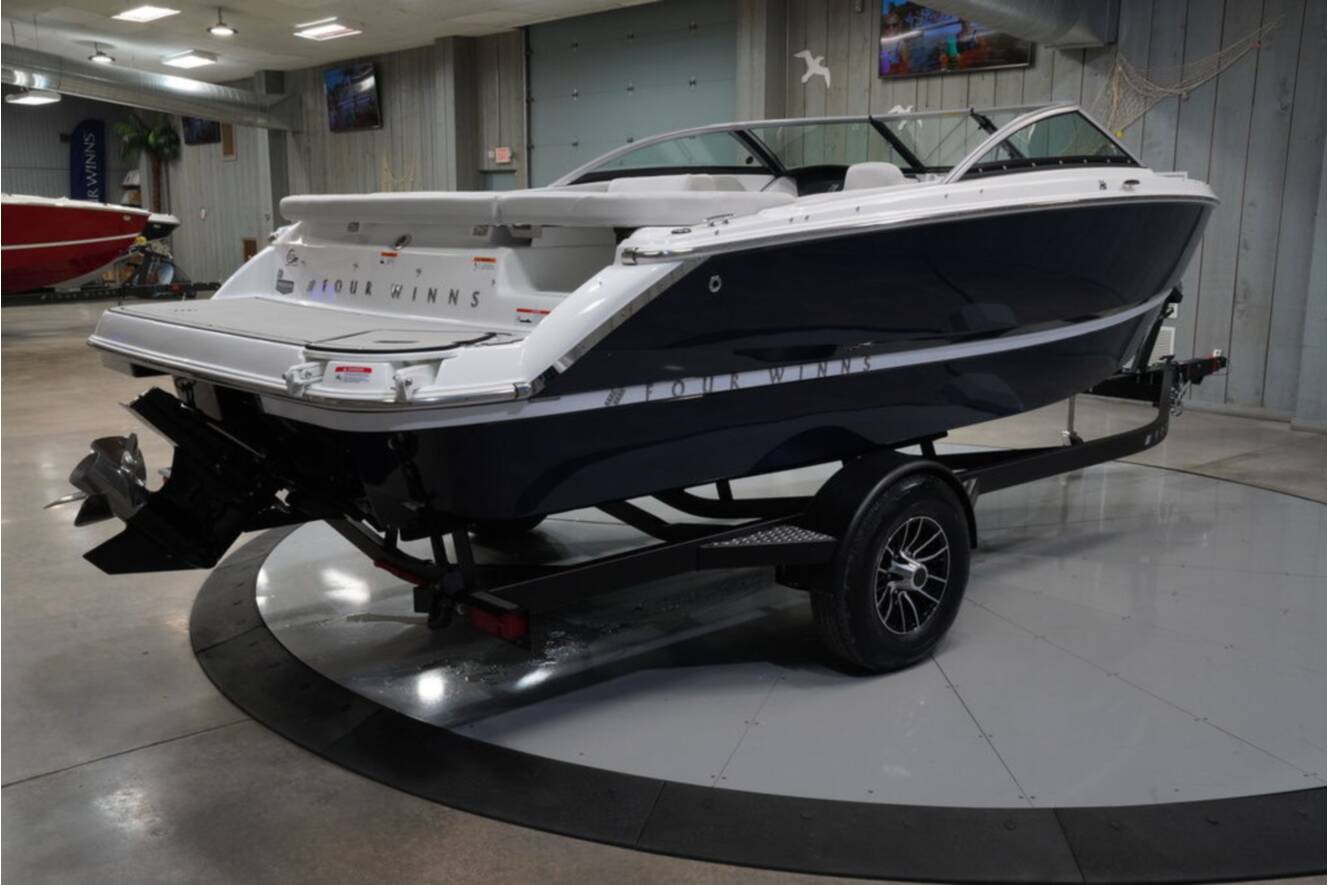 A photo of this 2026 Four Winns H1 Freedom