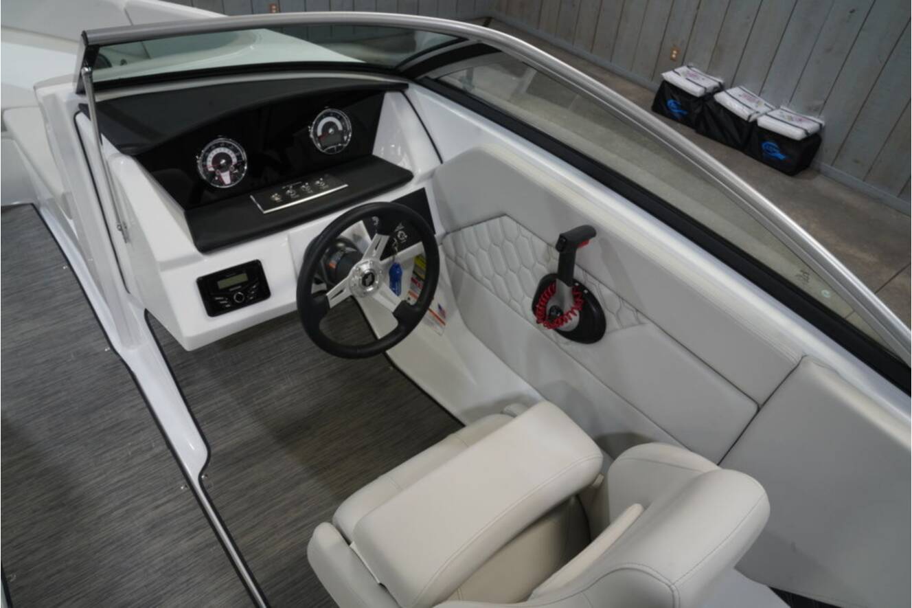 A photo of this 2026 Four Winns H1 Freedom