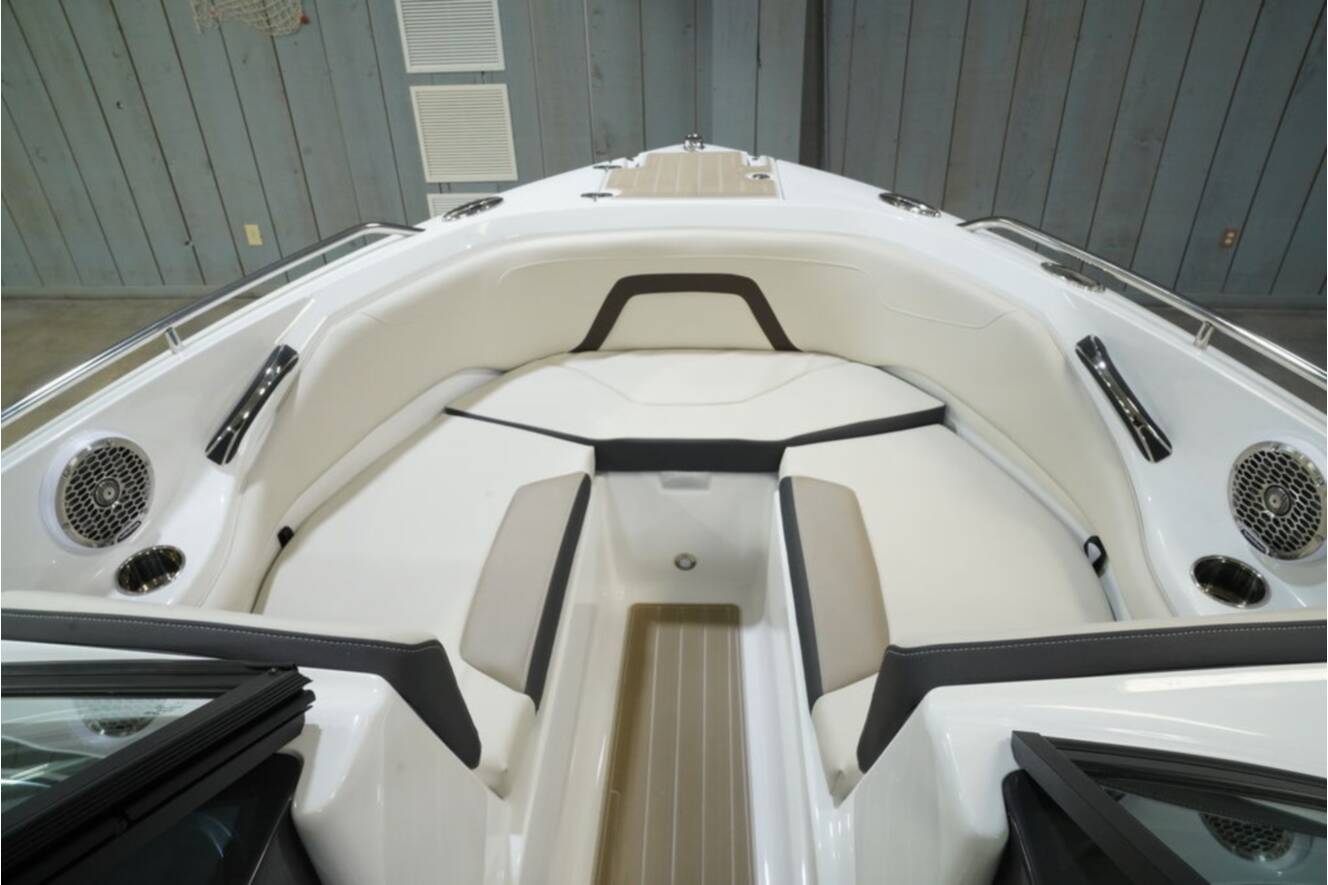 A photo of this 2025 Monterey 224FS