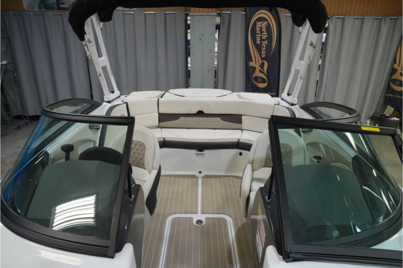 A photo of this 2025 Monterey 224FS