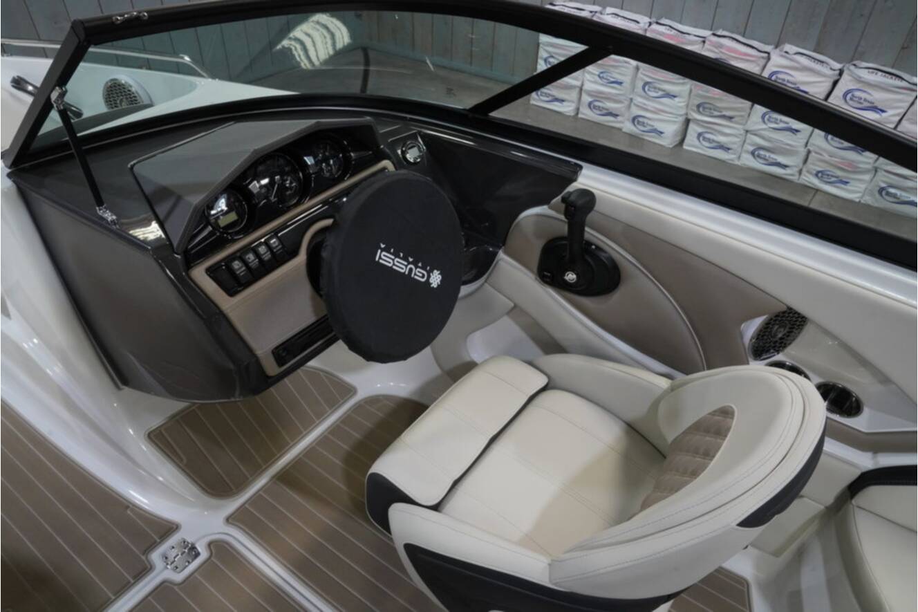 A photo of this 2025 Monterey 224FS