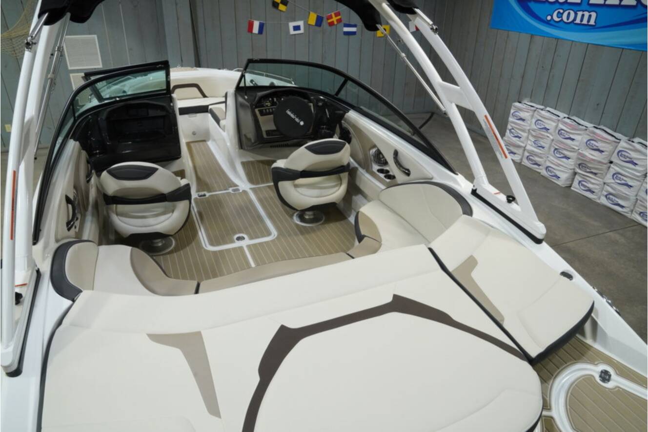 A photo of this 2025 Monterey 224FS