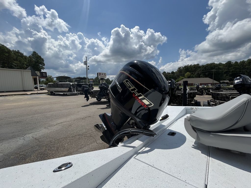 2026 Xpress Boats H20B W/ YAMAHA VF115LA in hattiesburg MS
