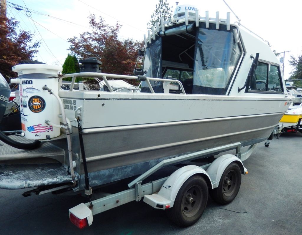 2014 Thunder Jet Luxor Offshore in portland OR