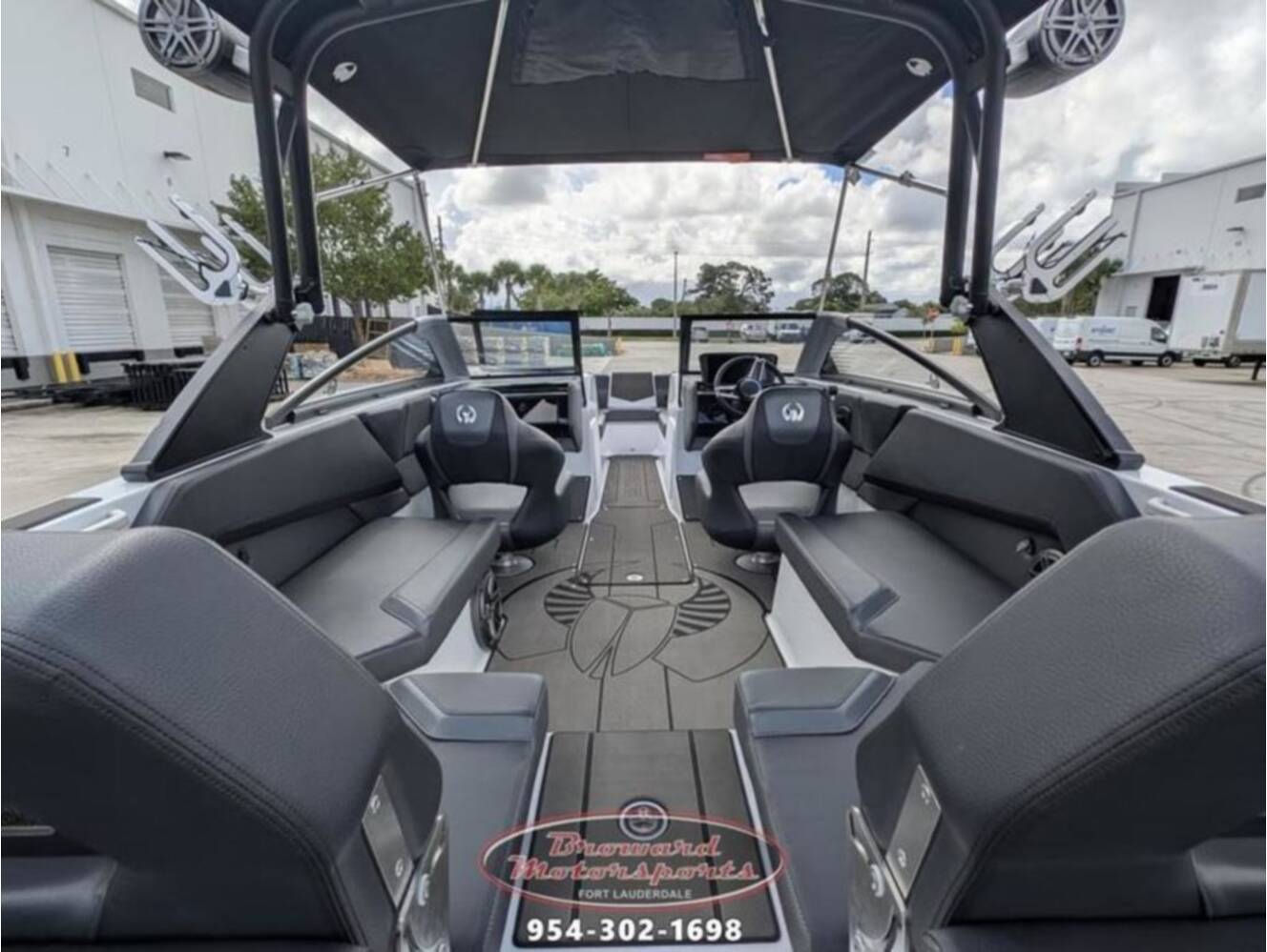 A photo of this 2026 Scarab SB235 LX WAKE
