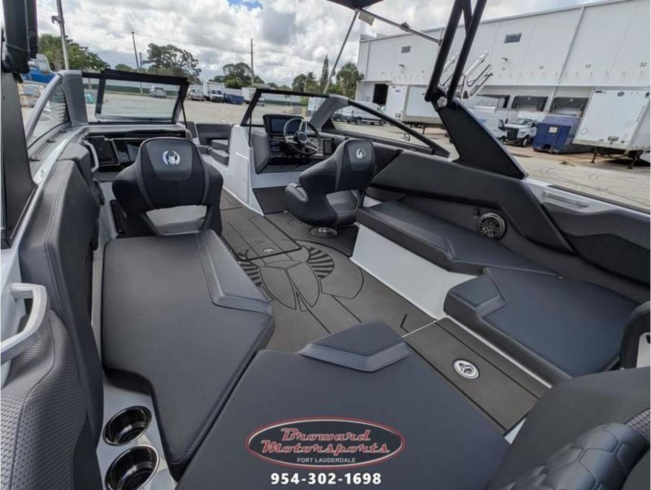 A photo of this 2026 Scarab SB235 LX WAKE
