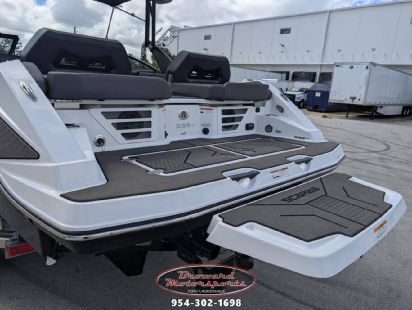 A photo of this 2026 Scarab SB235 LX WAKE