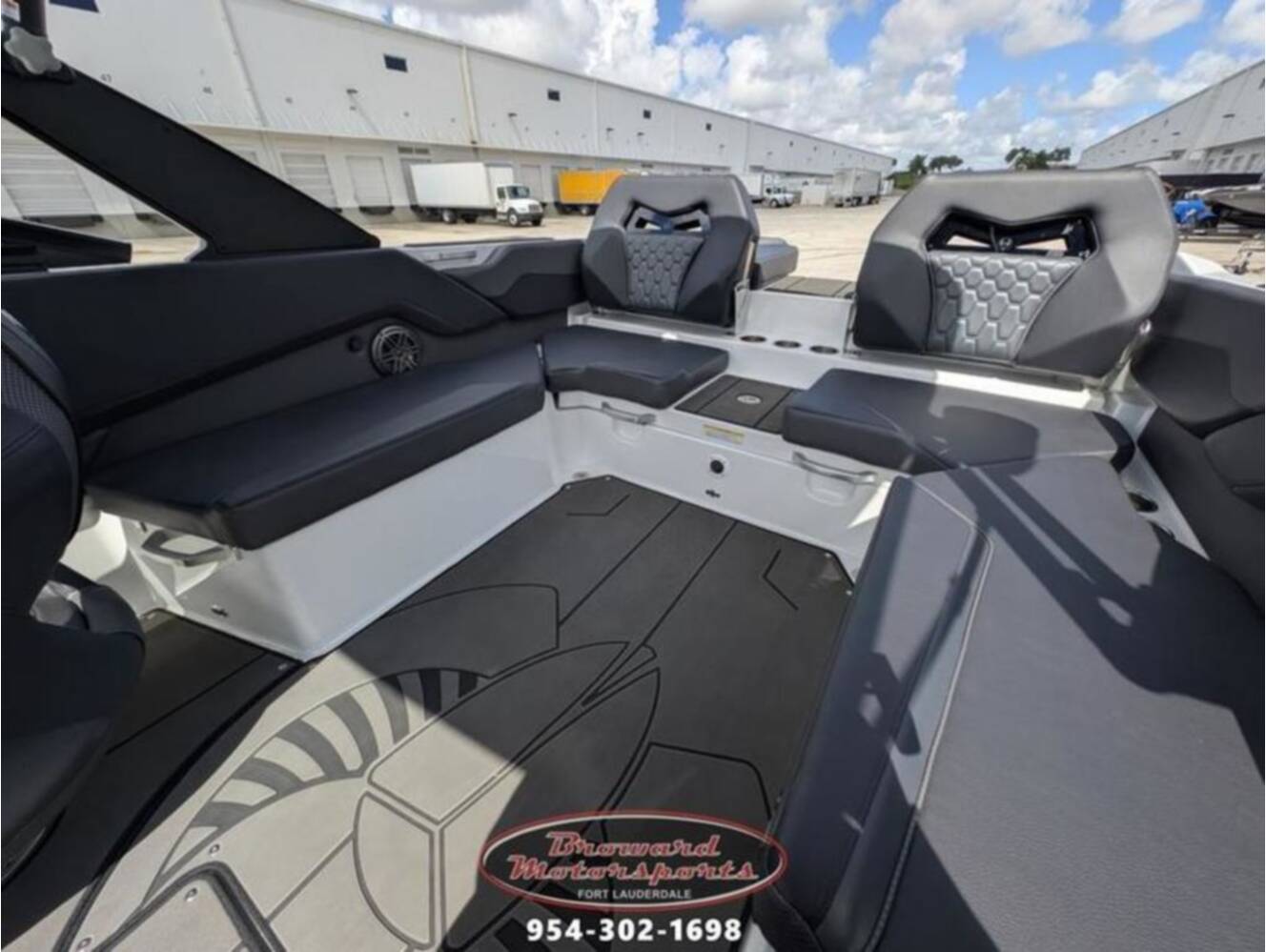 A photo of this 2026 Scarab SB235 LX WAKE