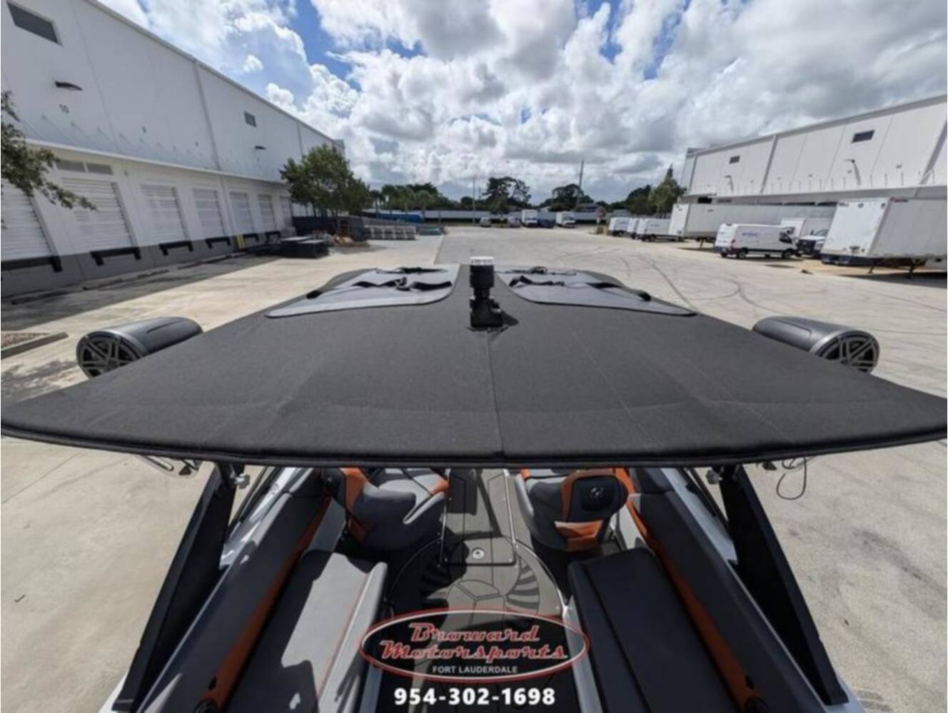 A photo of this 2026 Scarab 235 LX Wake