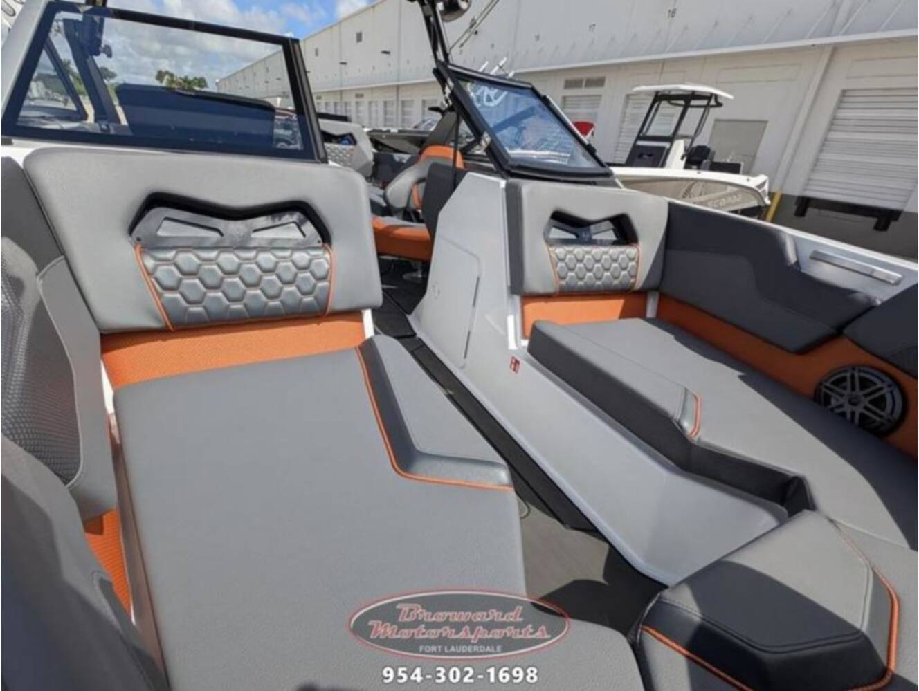 A photo of this 2026 Scarab 235 LX Wake