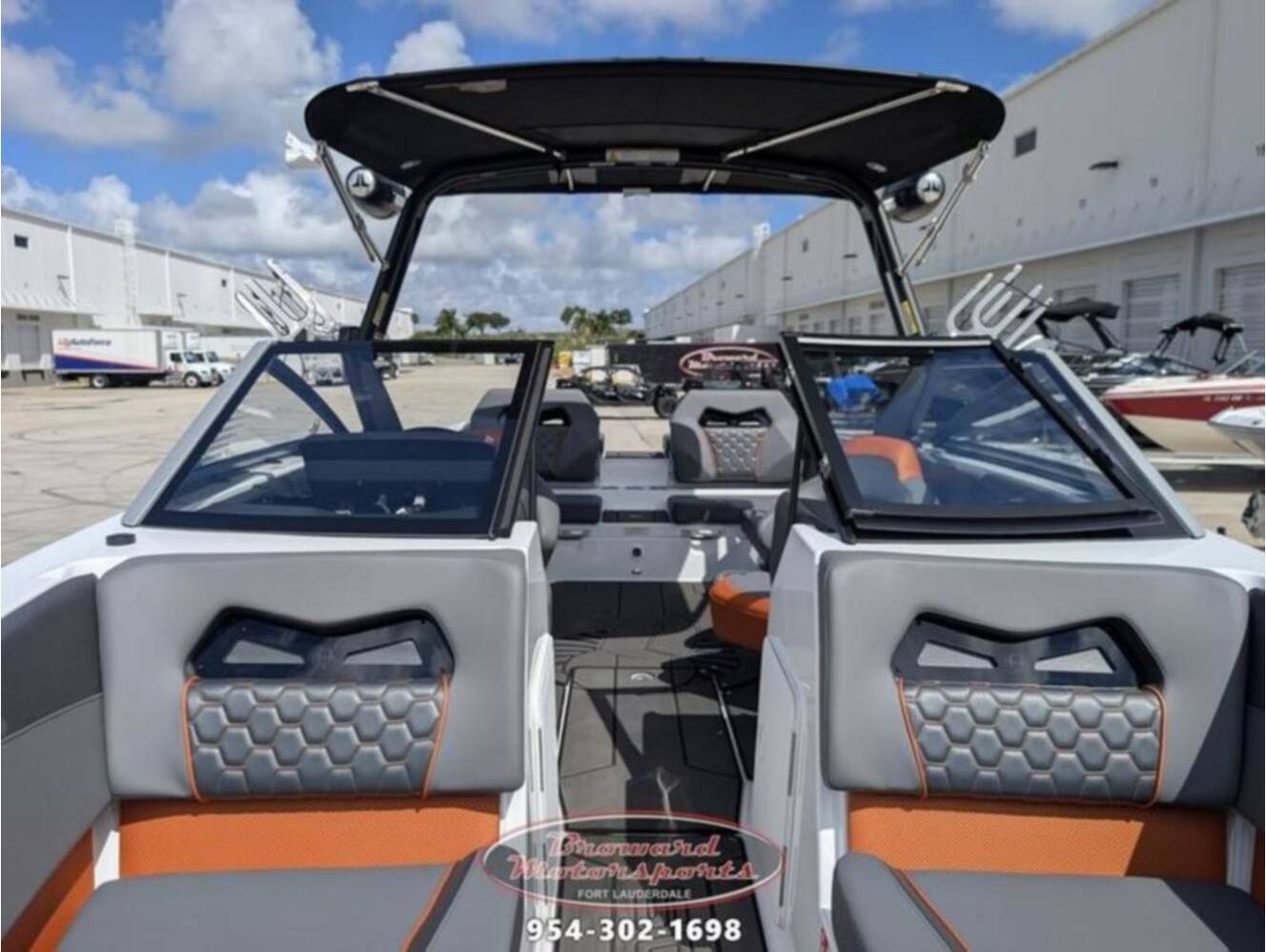 A photo of this 2026 Scarab 235 LX Wake