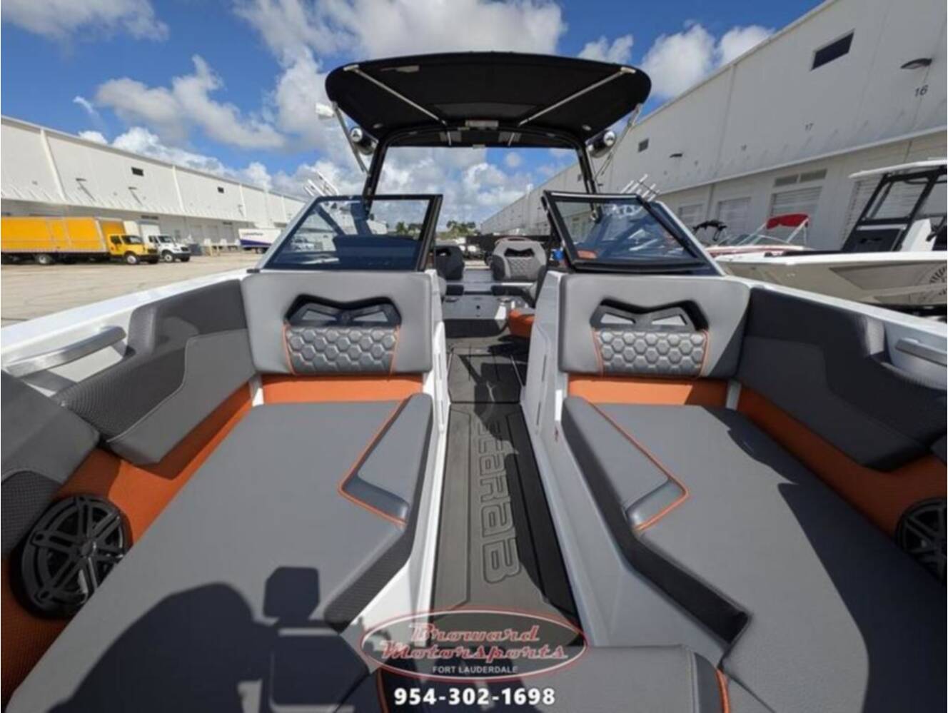 A photo of this 2026 Scarab 235 LX Wake