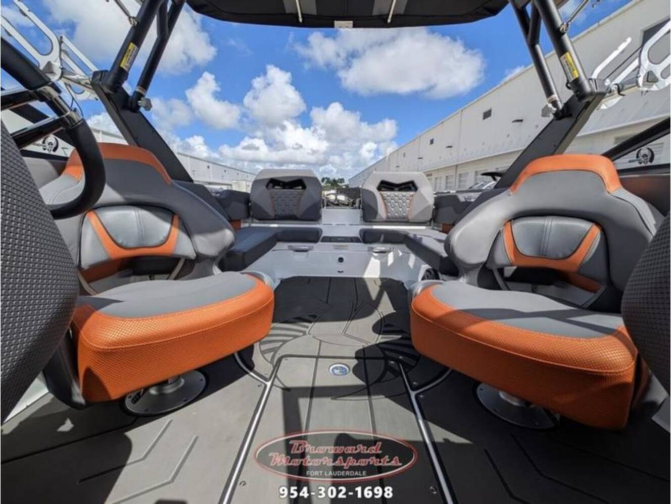 A photo of this 2026 Scarab 235 LX Wake