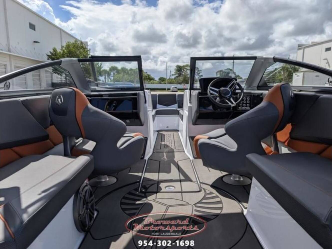 A photo of this 2026 Scarab 235 LX Wake