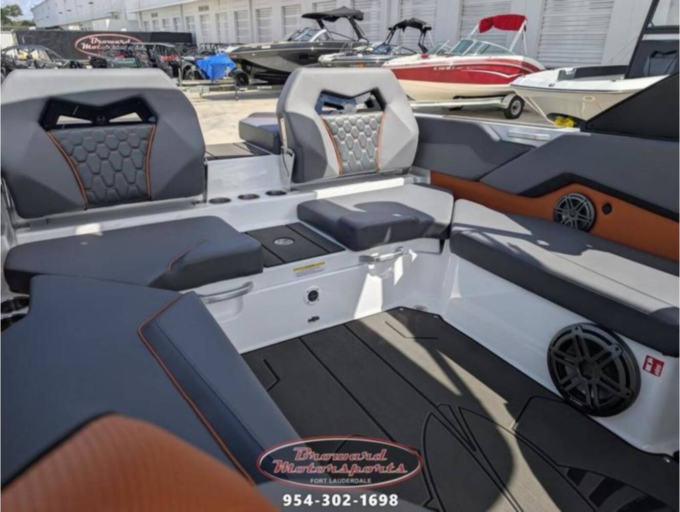 A photo of this 2026 Scarab 235 LX Wake