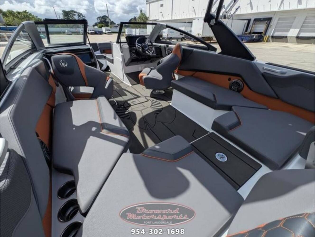 A photo of this 2026 Scarab 235 LX Wake