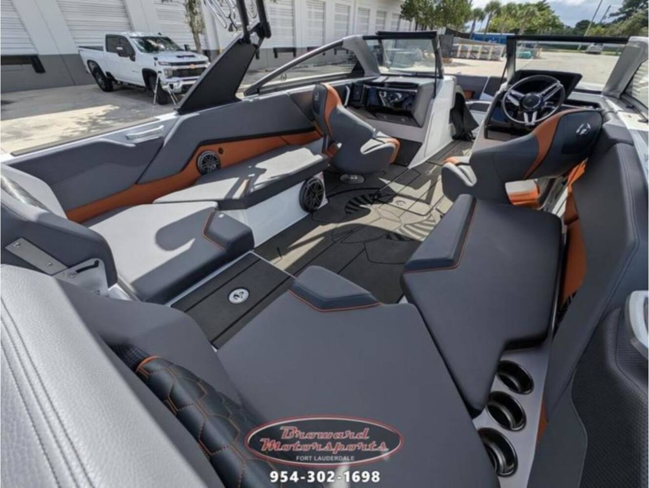 A photo of this 2026 Scarab 235 LX Wake