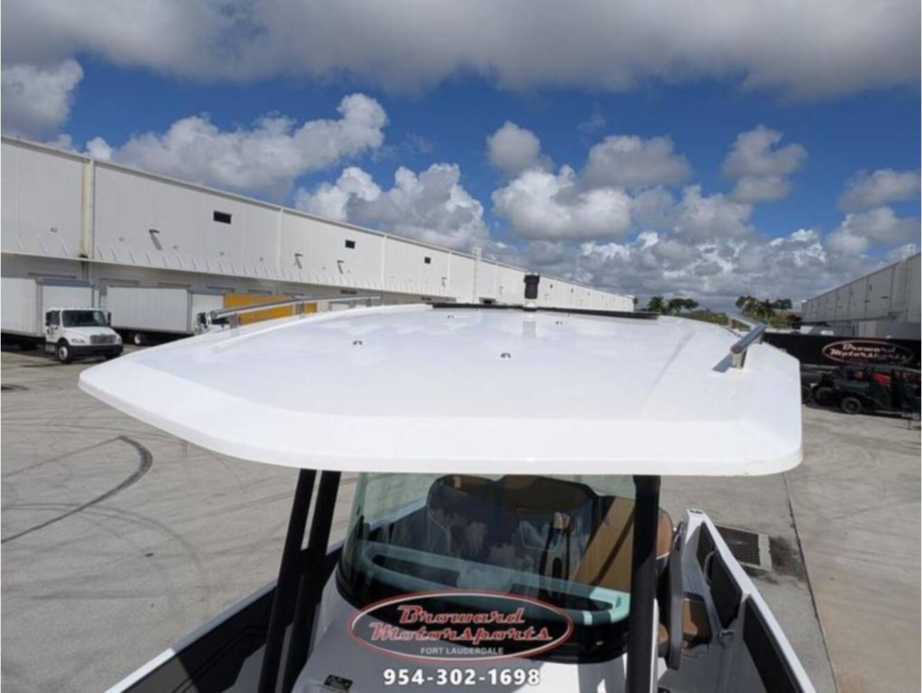 A photo of this 2026 Scarab 255 Open LX