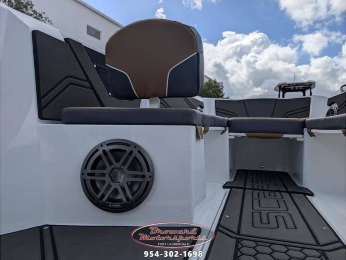 A photo of this 2026 Scarab 255 Open LX