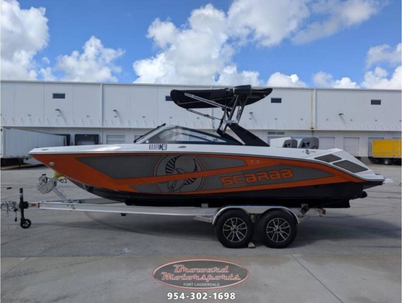 A photo of this 2026 Scarab 235 LX Wake