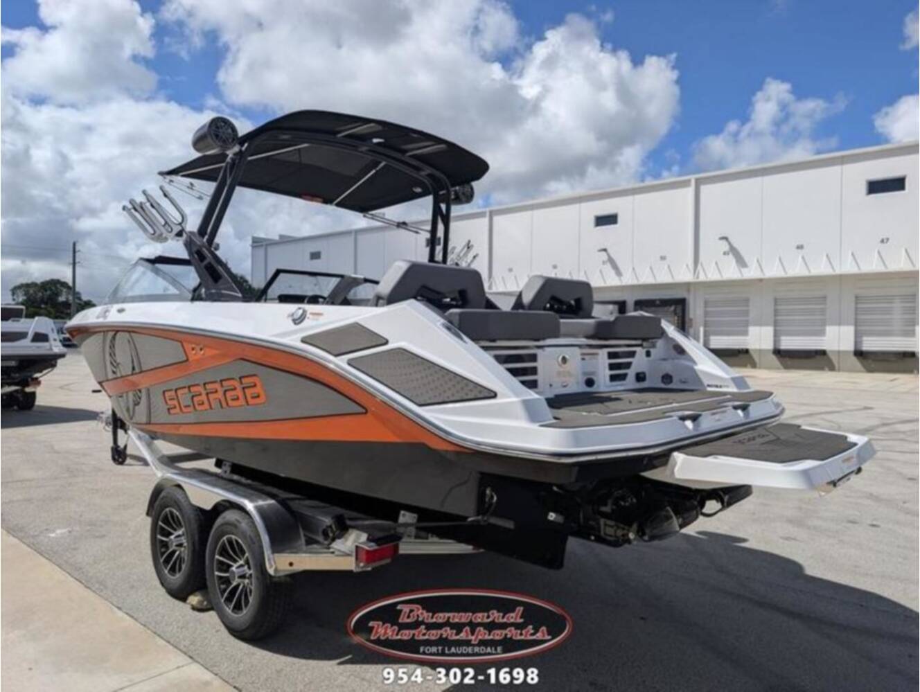 A photo of this 2026 Scarab 235 LX Wake