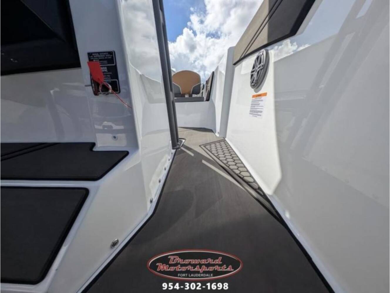 A photo of this 2026 Scarab 255 Open LX