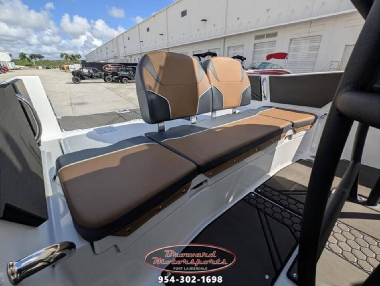 A photo of this 2026 Scarab 255 Open LX