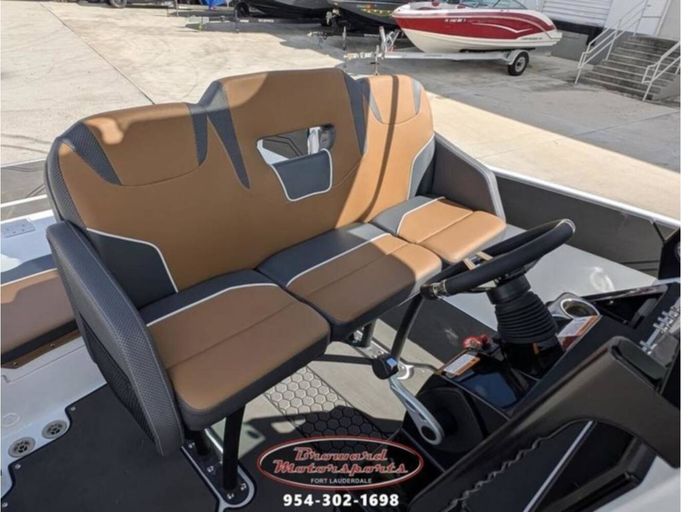 A photo of this 2026 Scarab 255 Open LX
