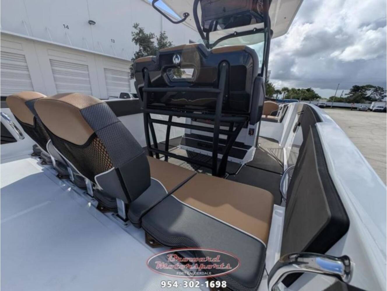 A photo of this 2026 Scarab 255 Open LX