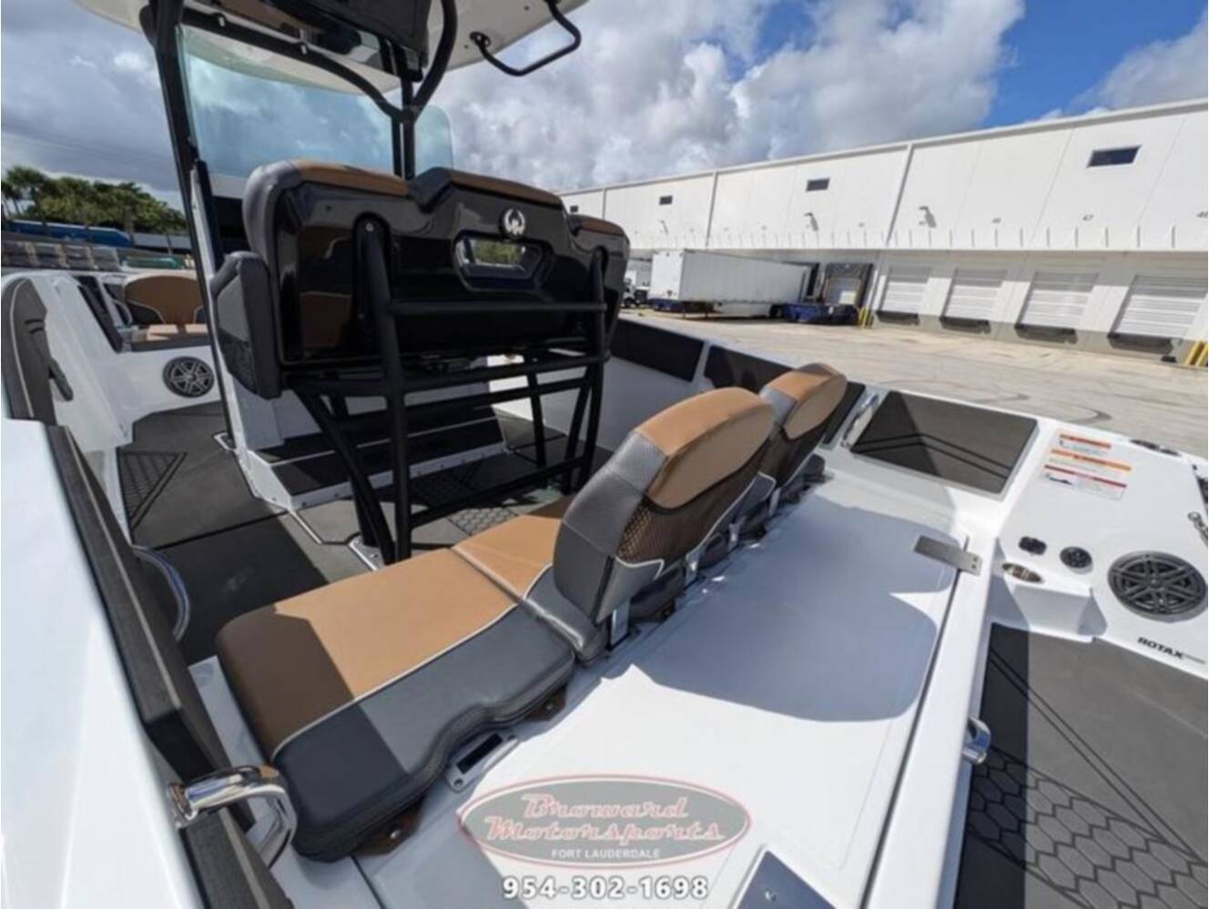 A photo of this 2026 Scarab 255 Open LX