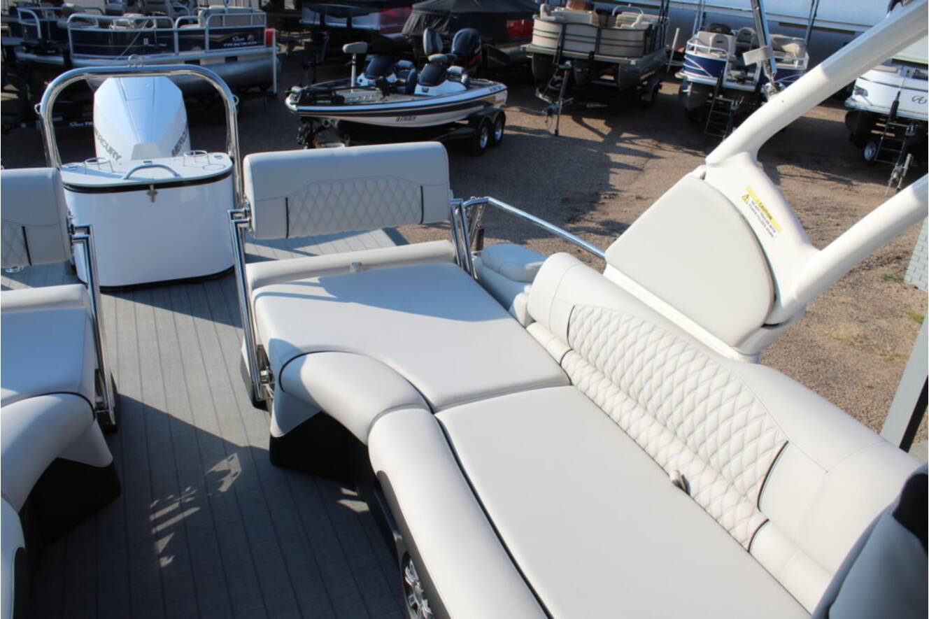 A photo of this 2026 Avalon Excalibur LTD Quad Lounge 25 FT