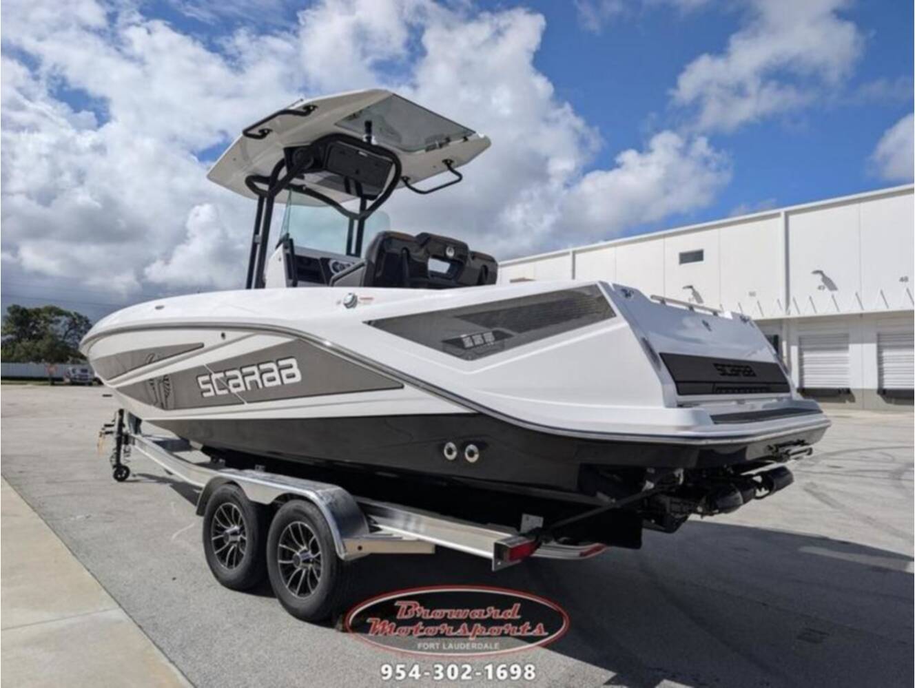 A photo of this 2026 Scarab 255 Open LX