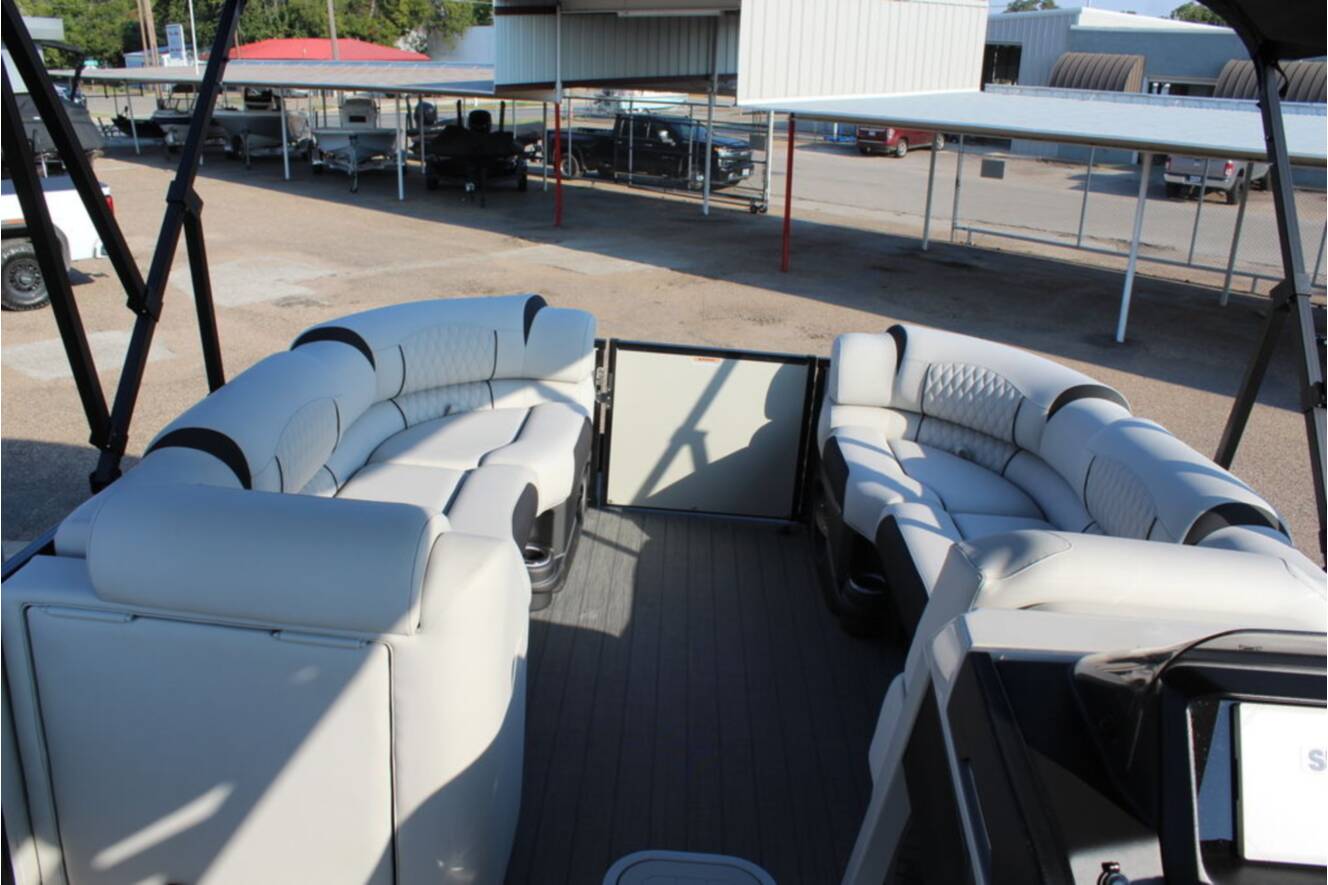 A photo of this 2026 Avalon Excalibur LTD Quad Lounge 25 FT