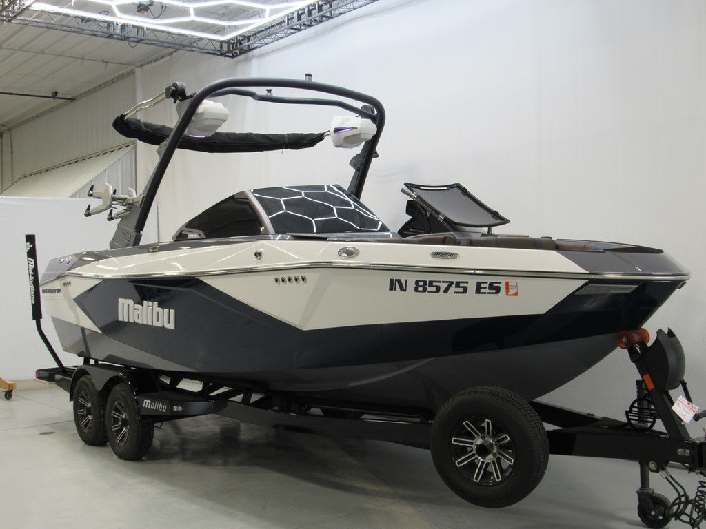 2025 Malibu Boats 23 LSV in atlanta IN