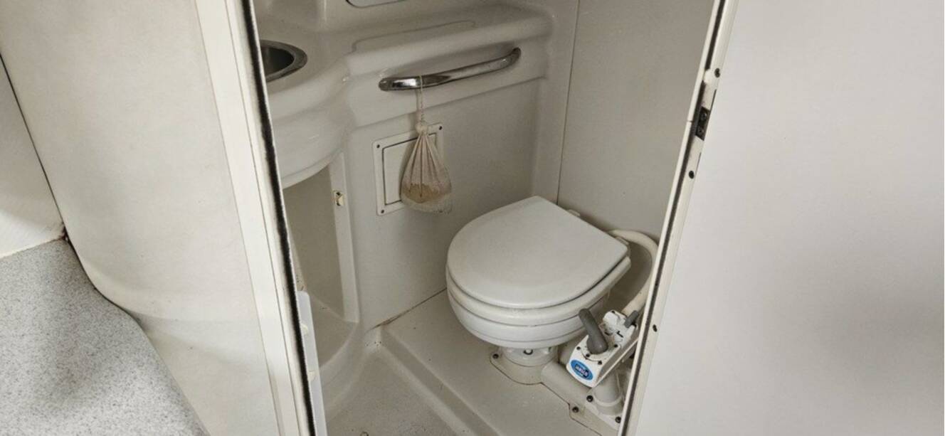A photo of this 1997 Chris Craft CROWN