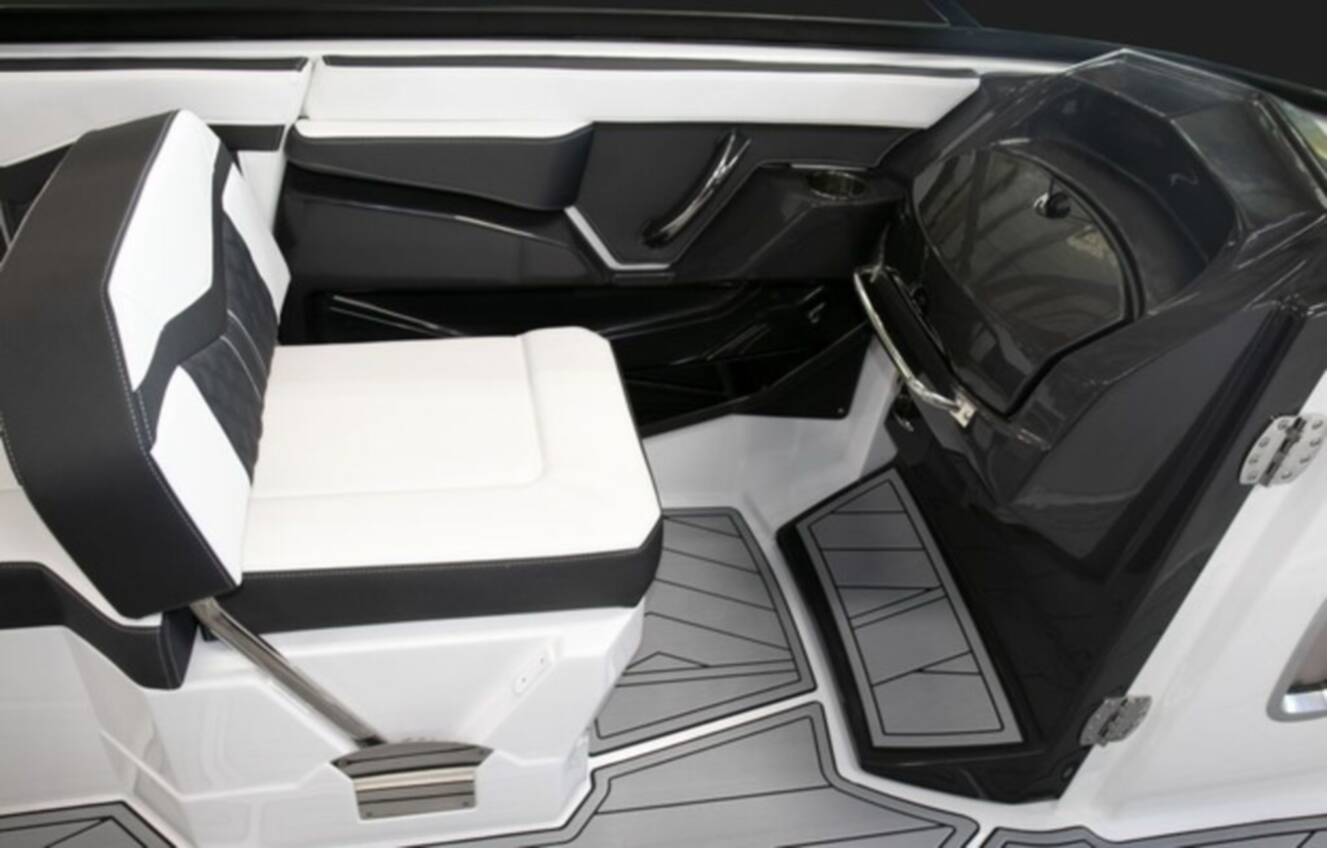 A photo of this 2026 Monterey 255SS